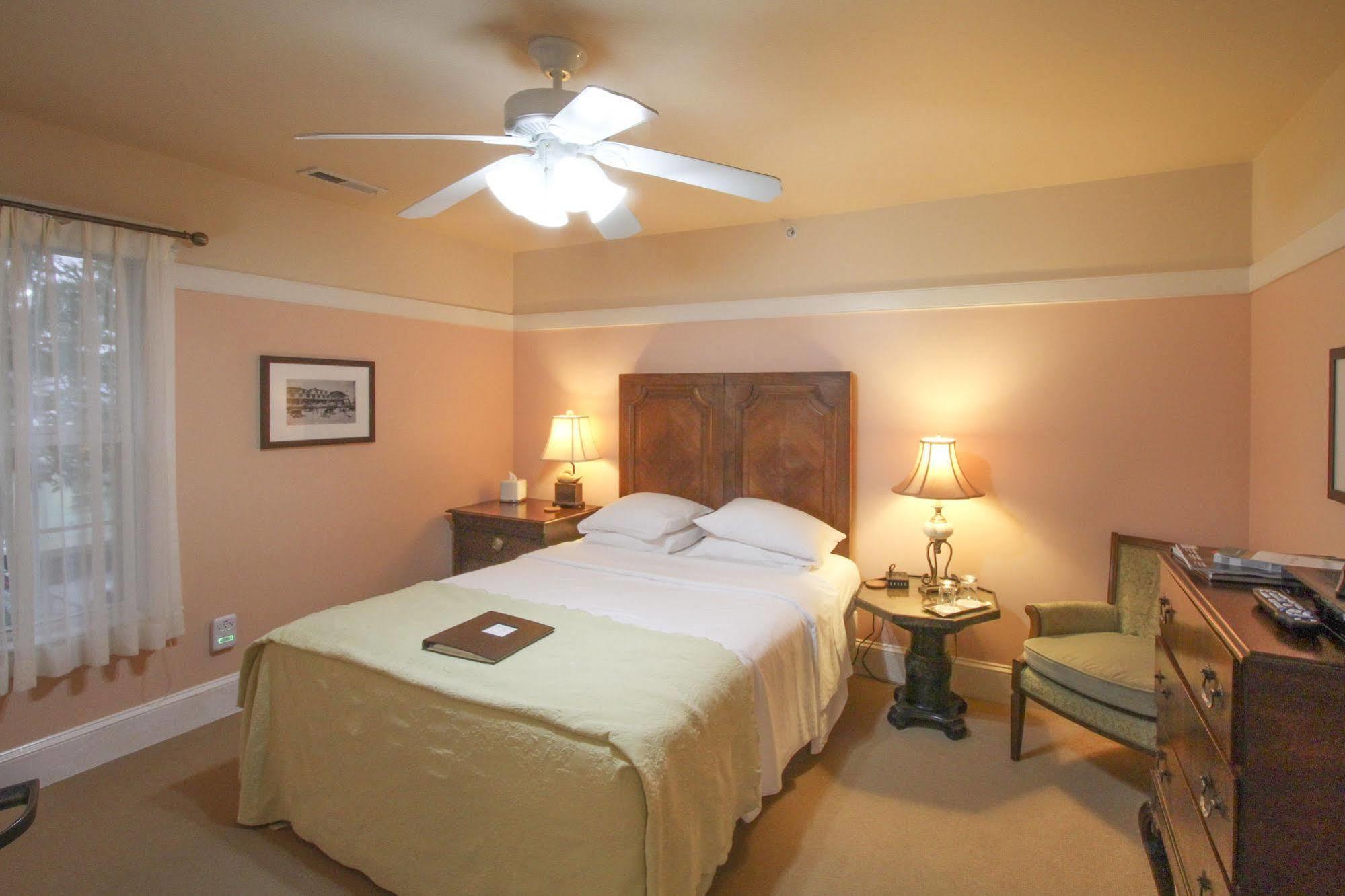 Beach Spa Bed & Breakfast 버지니아비치 외부 사진