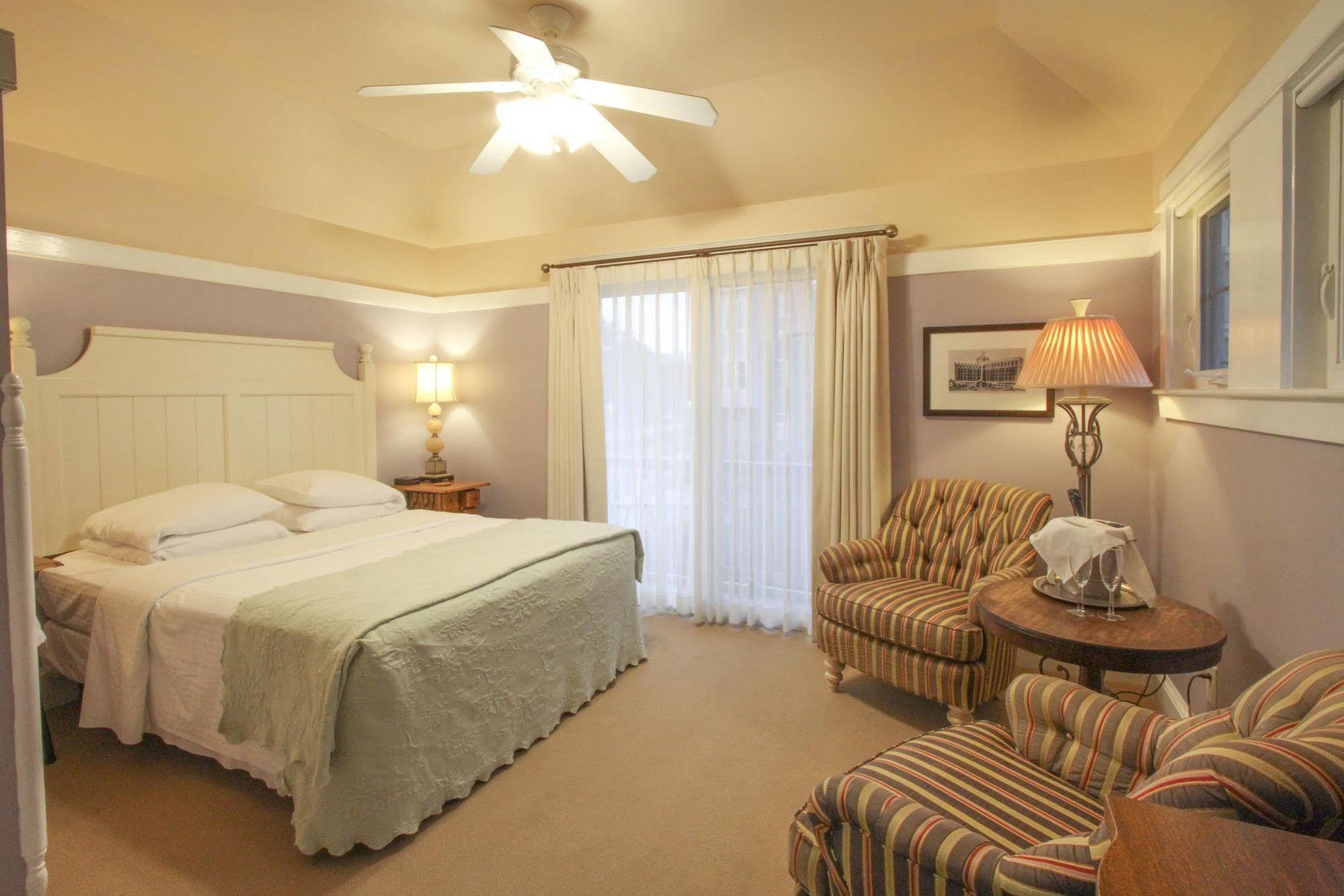 Beach Spa Bed & Breakfast 버지니아비치 외부 사진